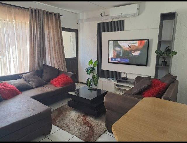 1 BEDROOM TOWNHOUSE FOR SALE IN BRUMA